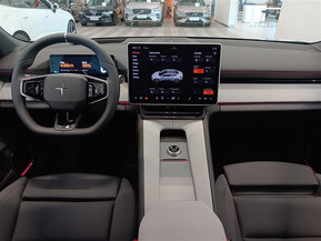 Polestar 4