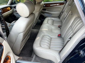 Jaguar XJ8