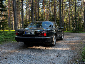 Jaguar XJ8