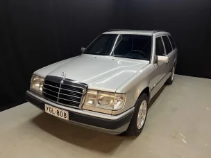 Mercedes-Benz 230