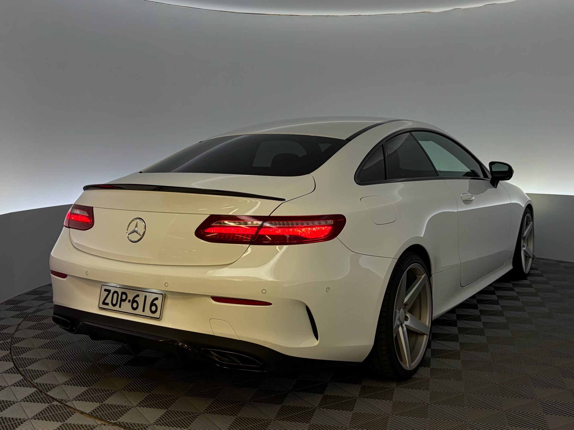 Mercedes-Benz E 200 A Coupé Business AMG 2017, kuva 6/23