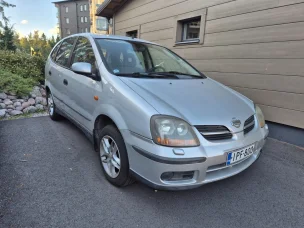 Nissan Almera Tino