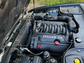 Jaguar XJ8