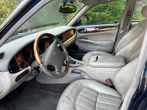 Jaguar XJ8