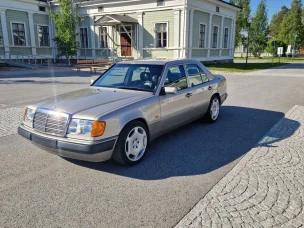 Mercedes-Benz 300