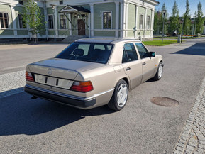 Mercedes-Benz 300