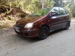 Nissan Almera Tino