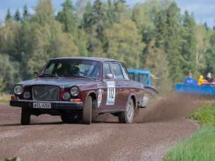 Volvo 164