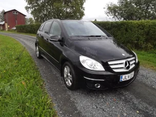 Mercedes-Benz 220