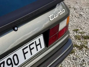 Porsche 944