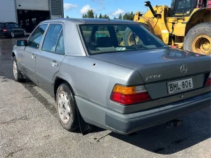 Mercedes-Benz 260