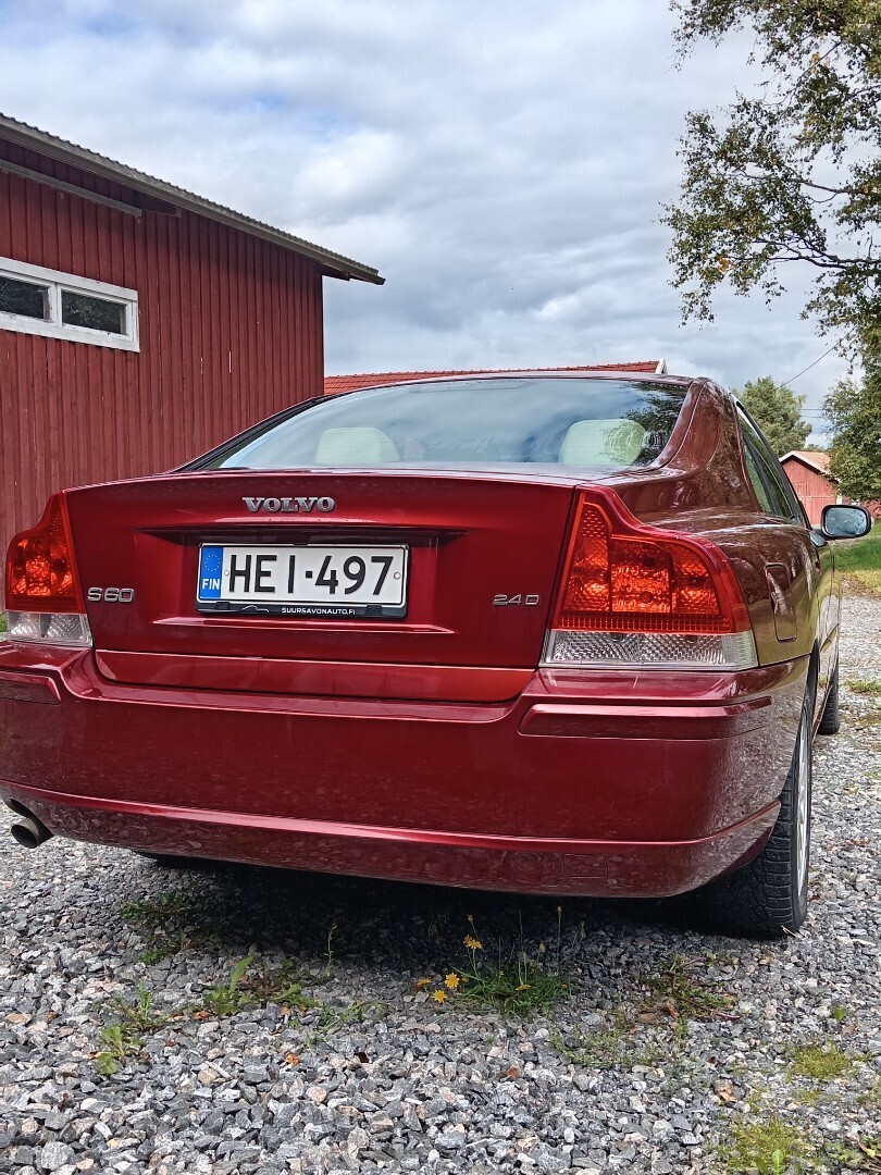 Volvo S60 2,4D Momentum aut 2007, kuva 3/19