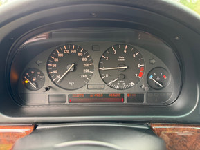 BMW 528