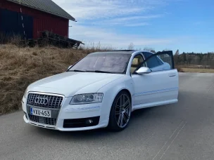 Audi S8