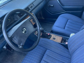Mercedes-Benz 124