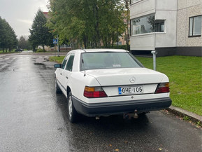 Mercedes-Benz 124