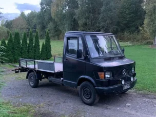 Mercedes-Benz 307