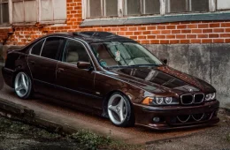 BMW 523
