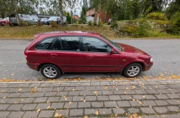 Mazda 323F