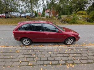 Mazda 323F