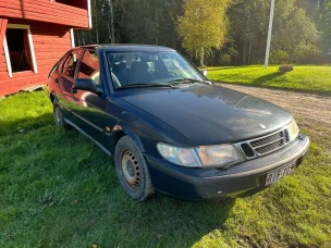 Saab 900