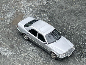 Mercedes-Benz 220