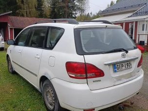 Toyota Avensis Verso