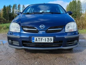 Nissan Almera Tino