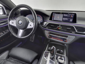 BMW 745