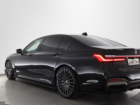 BMW 745
