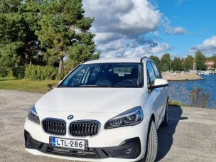 BMW 225