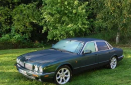 Jaguar XJR