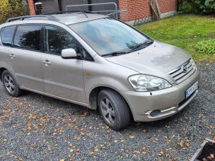 Toyota Avensis Verso