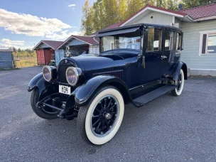 Cadillac Sedan