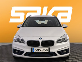 BMW 225