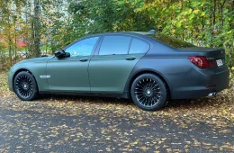 BMW 730