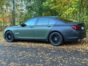 BMW 730