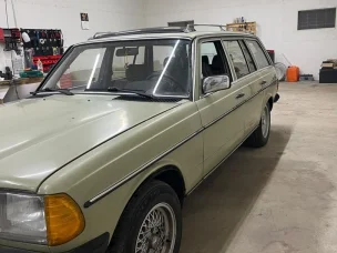 Mercedes-Benz 240