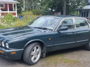 Jaguar XJ8