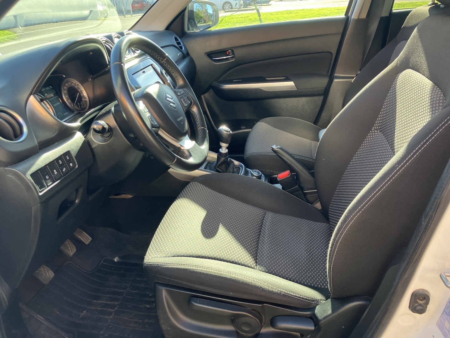 Suzuki Vitara 2021, kuva 6/9