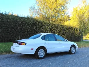 Ford Taurus