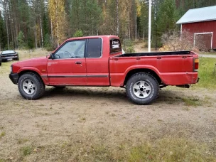 Mazda B2500