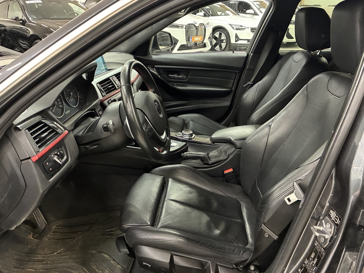 BMW 330 F31 Touring 330d xDrive 2014, kuva 6/7