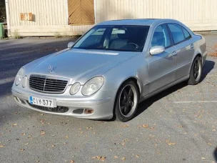 Mercedes-Benz 220