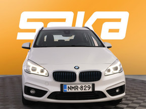 BMW 225