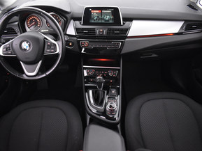 BMW 225