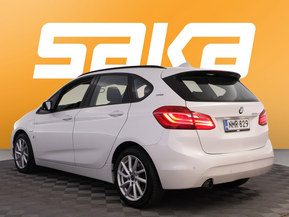 BMW 225