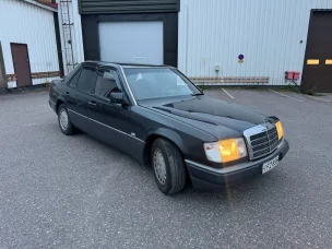 Mercedes-Benz 230