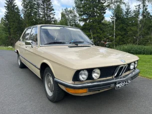 BMW 518