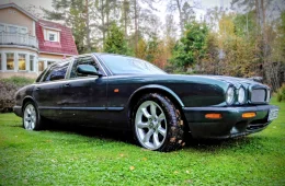 Jaguar XJR
